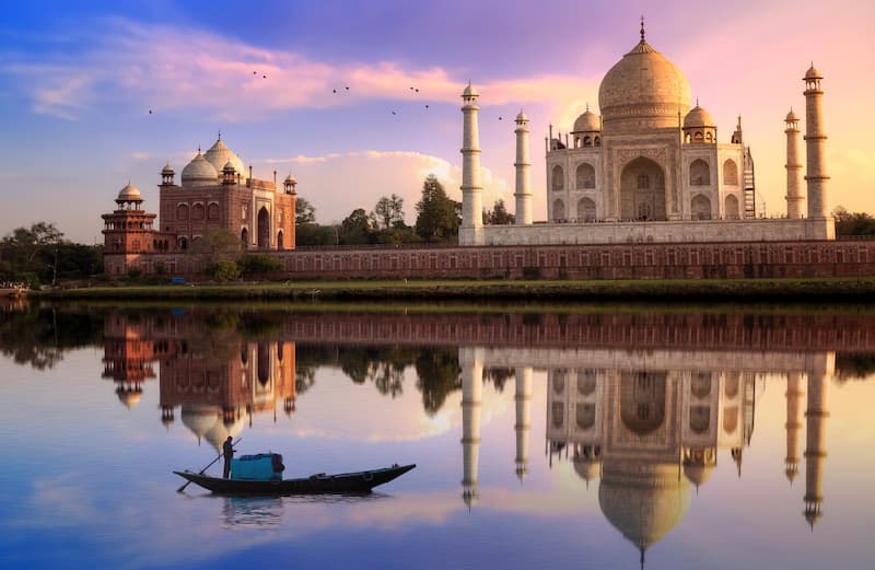 Dehradun to Agra Taxi Service