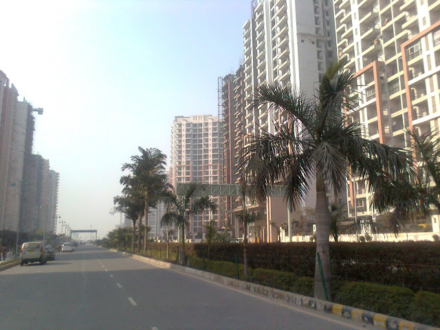Dehradun to Ghaziabad Taxi Service